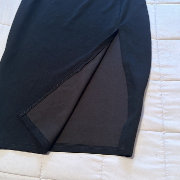 Super sexy black pencil skirt with a slit in the front - Picture 2 of 3